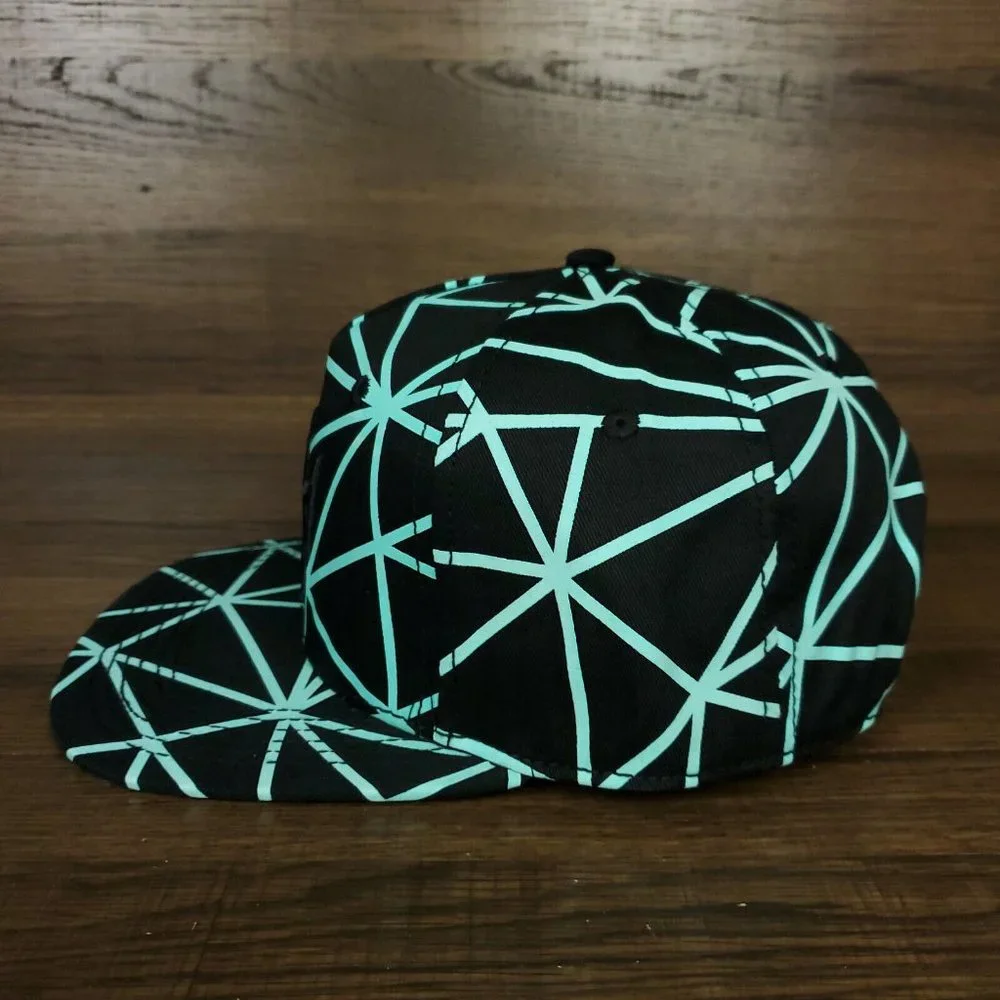 Reflective Black Teal Geo Print Snapback Hat Flash Reactive Triangles Cap NWT‎